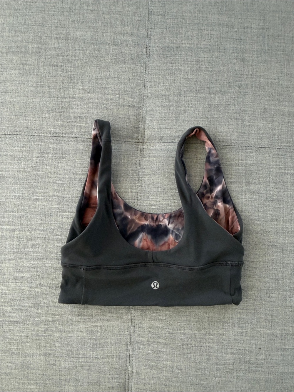 Lululemon Women’s Black Reversible Sports Bra- gray/ brown tie dye size 2
